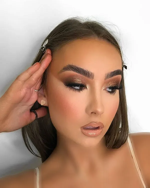 Smokey Light Makeup 16