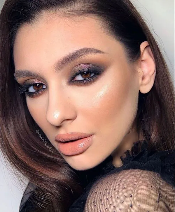 Smokey Light Makeup 30