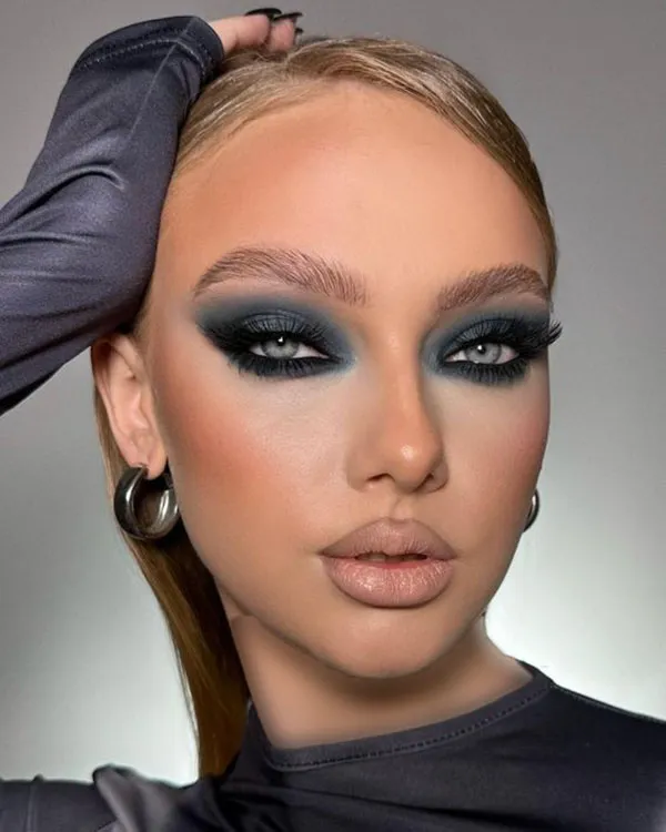 Smokey Light Makeup 4