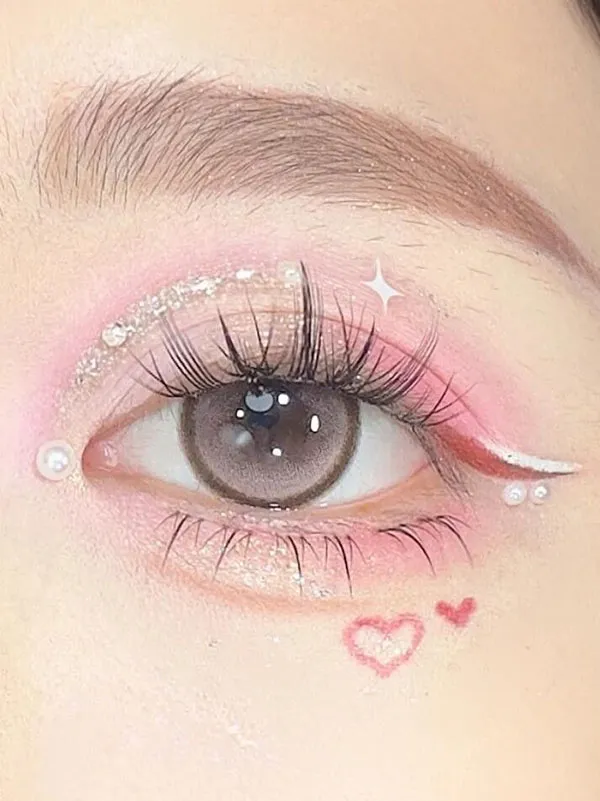 Soft pink eyeshadow 16