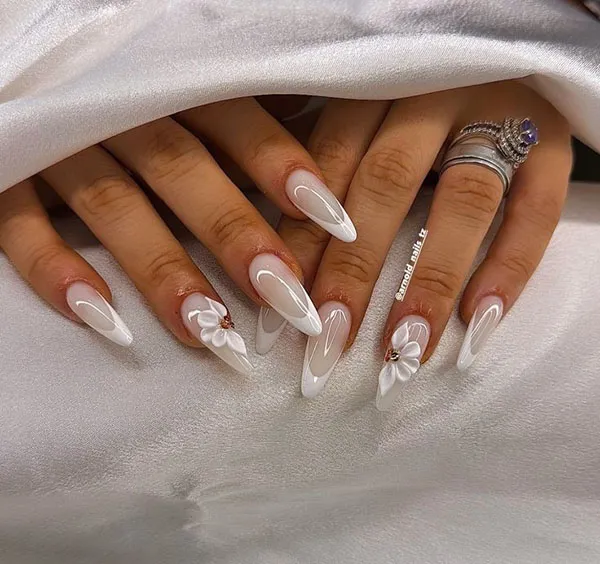 35 مدل ناخن فرنچ شیک سفید دخترونه؛ سادگی که همیشه لاکچری دیده میشه ! 30 Stylish white French nails 25
