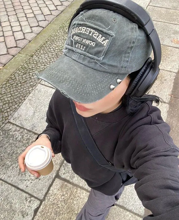The latest profile picture of a shy girl 20