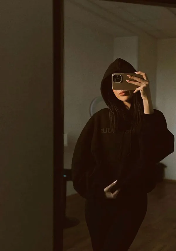 The latest profile picture of a shy girl 4