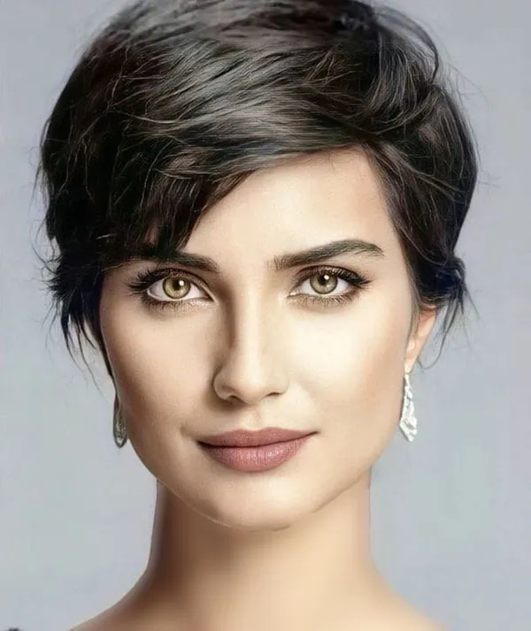 The latest short hairstyles for women 2025 2