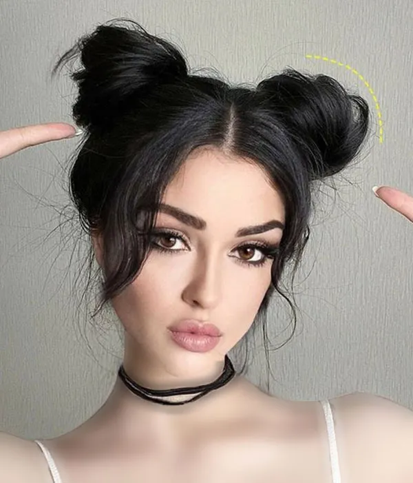 Tomato hairstyle with a middle parting 28