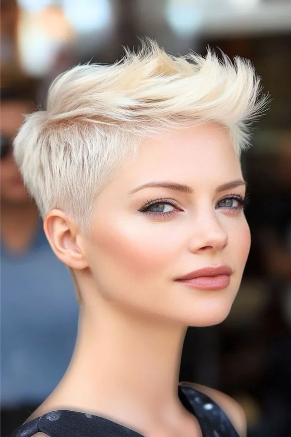 Womens Tifosi hairstyle 30