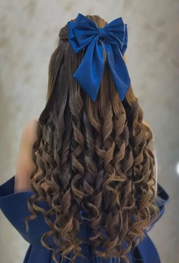 39 مدل مو فر درشت باز مجلسی زنانه | شیک، حجیم و فوقجذاب! 19 Womens loose curly hairstyle 17