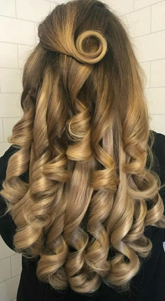 39 مدل مو فر درشت باز مجلسی زنانه | شیک، حجیم و فوقجذاب! 22 Womens loose curly hairstyle 20