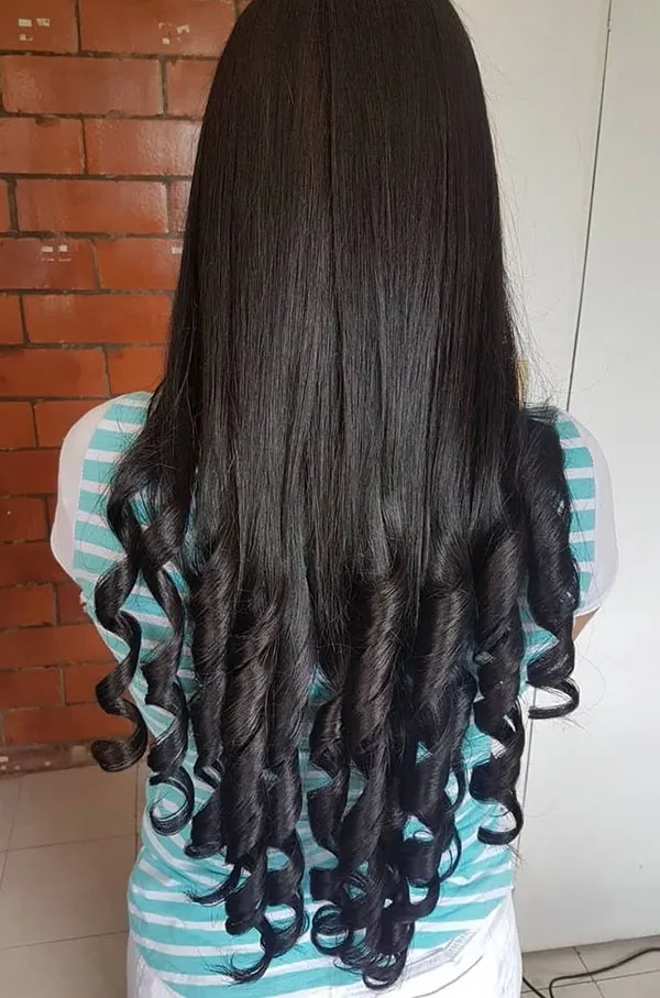 39 مدل مو فر درشت باز مجلسی زنانه | شیک، حجیم و فوقجذاب! 26 Womens loose curly hairstyle 23