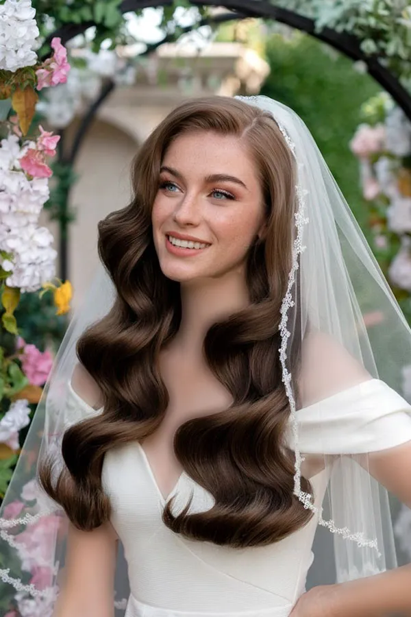 39 مدل مو فر درشت باز مجلسی زنانه | شیک، حجیم و فوقجذاب! 8 Womens loose curly hairstyle 5