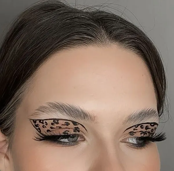 leopard shadow 10