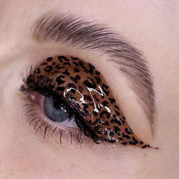 leopard shadow 31