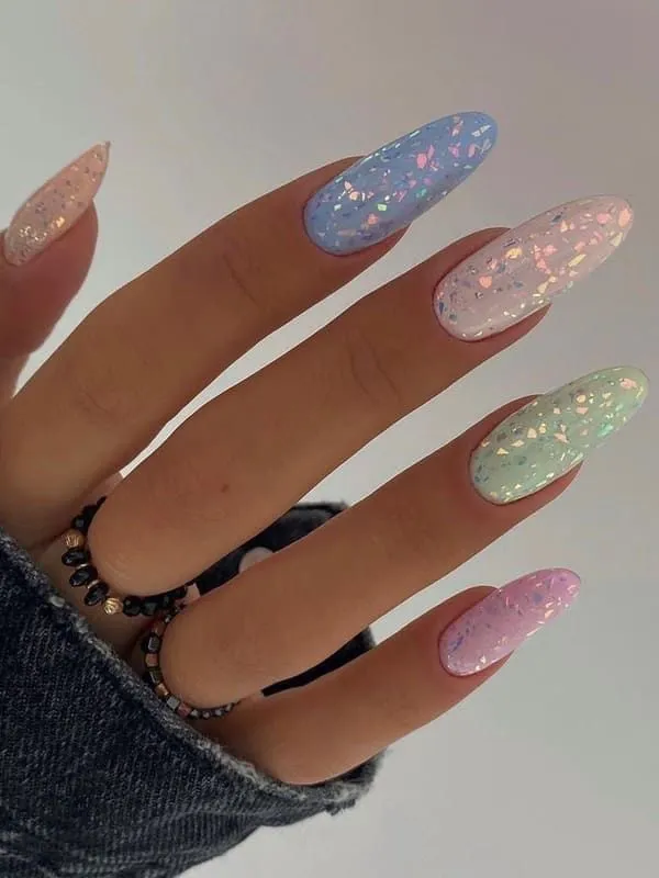 جدیدترین ایده طراحی ناخن 2025؛ بهترین مدل رو برای امسال انتخاب کردی؟ 27 nail design ideas diakoland photo 28