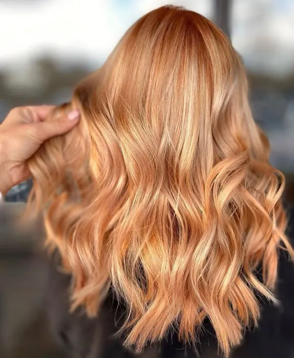 مدل رنگ مو کهربایی دخترانه؛ ترند گرم و درخشان 2025 15 Amber hair color 11