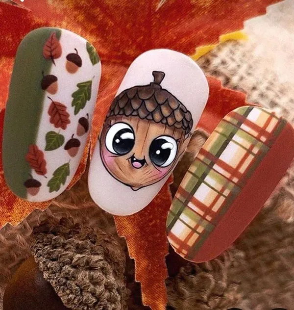 Autumn nail art model 16