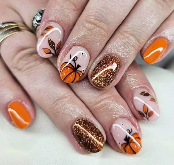 Autumn nail art model 29