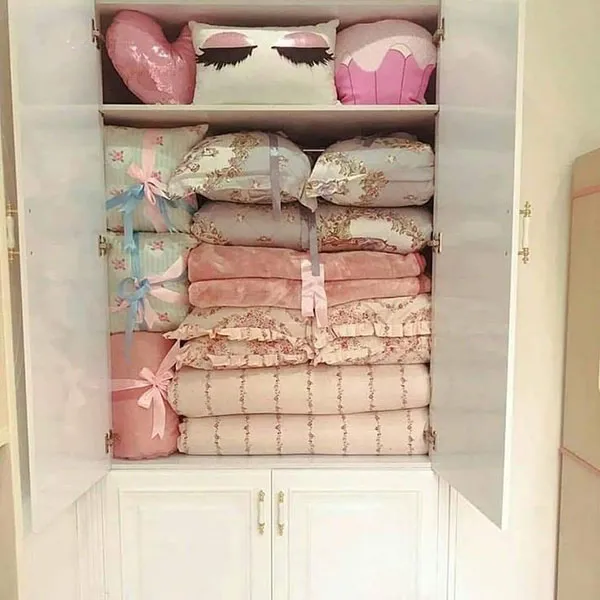 Bridal bedroom wardrobe arrangement 30