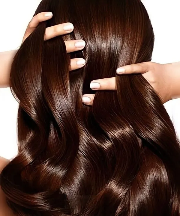 37 مدل رنگ مو خرمایی طبیعی؛ ایدههایی که به هر پوستی میاد! 13 Brown hair color 8