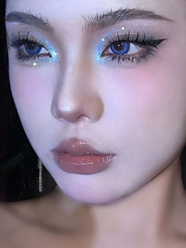 مدل میکاپ چینی دخترانه 2025؛ از لبهای گیلاسی تا رژگونه بامزه! 15 Chinese makeup 12