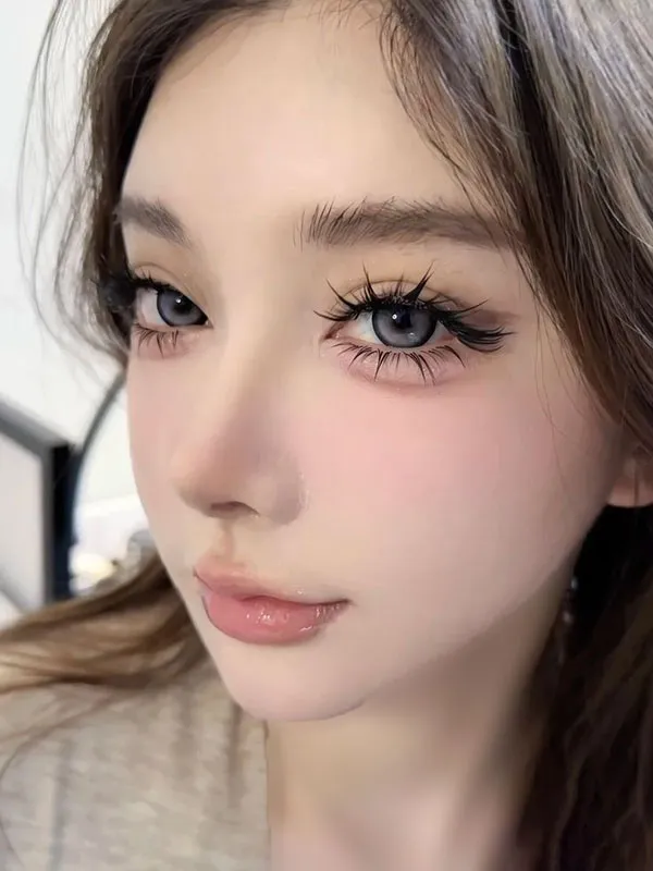 مدل میکاپ چینی دخترانه 2025؛ از لبهای گیلاسی تا رژگونه بامزه! 19 Chinese makeup 16