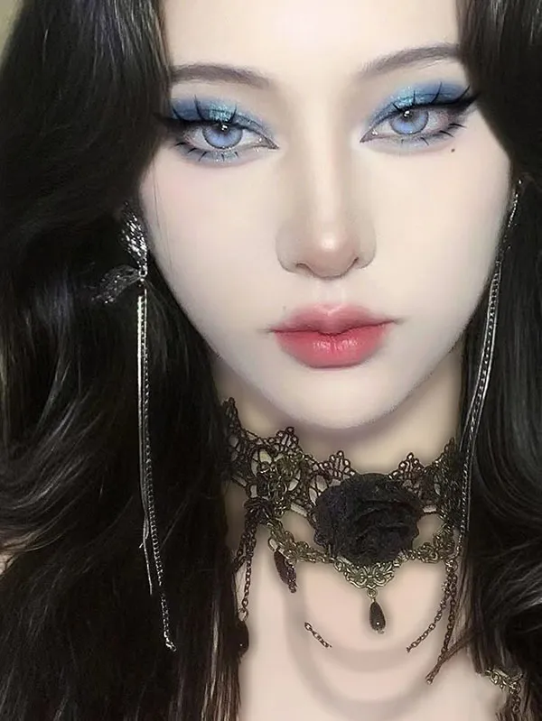 مدل میکاپ چینی دخترانه 2025؛ از لبهای گیلاسی تا رژگونه بامزه! 5 Chinese makeup 2