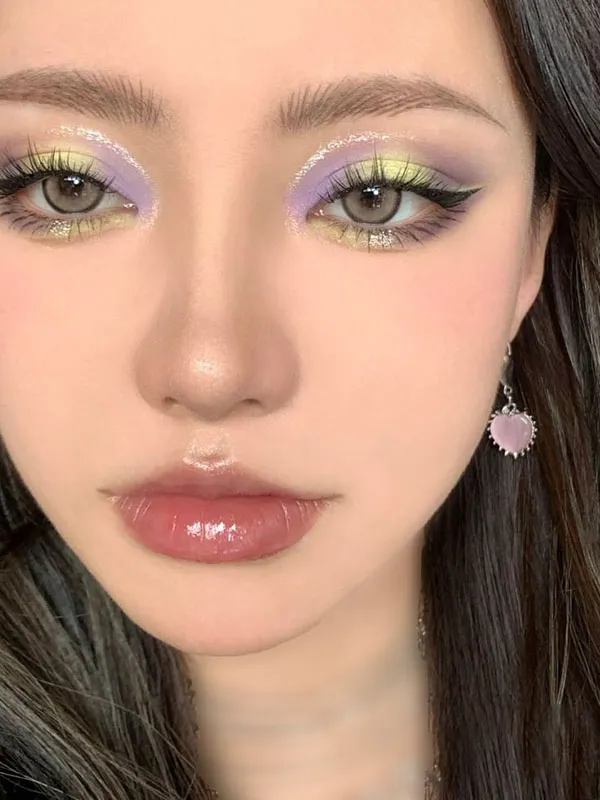 مدل میکاپ چینی دخترانه 2025؛ از لبهای گیلاسی تا رژگونه بامزه! 28 Chinese makeup 26