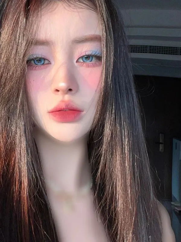 مدل میکاپ چینی دخترانه 2025؛ از لبهای گیلاسی تا رژگونه بامزه! 11 Chinese makeup 8