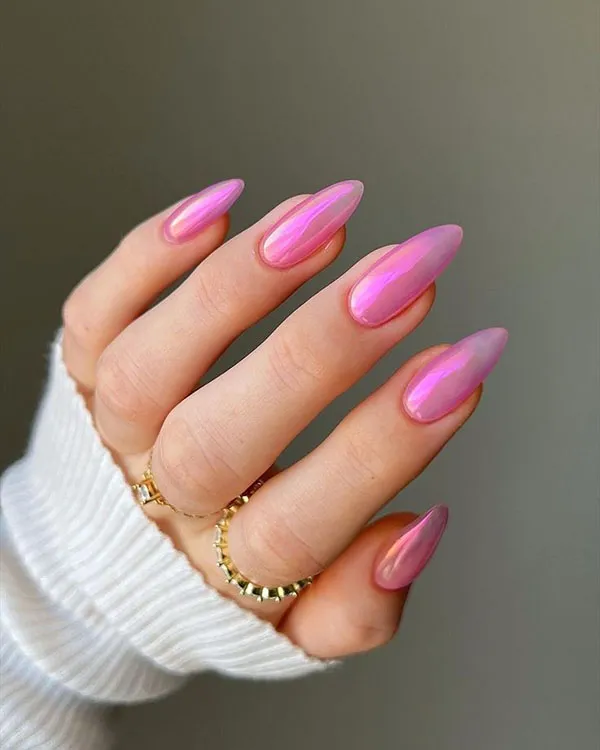35 مدل ناخن صورتی کروم؛ ترندی که استایل دخترونت رو رویایی میکنه! 19 Chrome pink nails 13