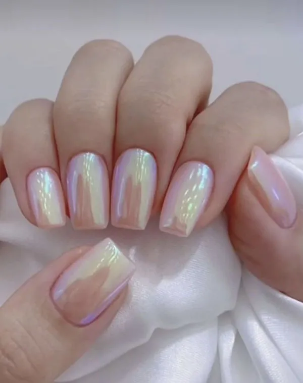 35 مدل ناخن صورتی کروم؛ ترندی که استایل دخترونت رو رویایی میکنه! 21 Chrome pink nails 16