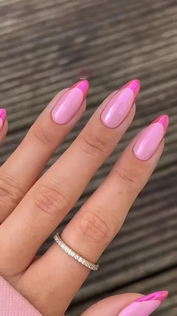 35 مدل ناخن صورتی کروم؛ ترندی که استایل دخترونت رو رویایی میکنه! 24 Chrome pink nails 19
