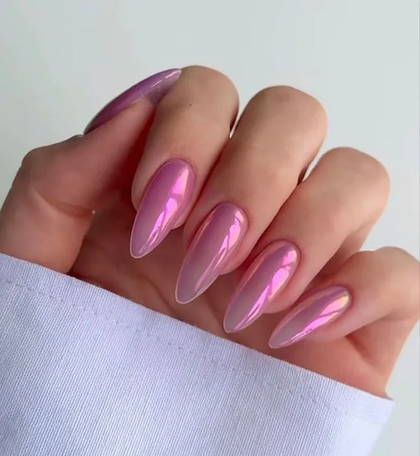 35 مدل ناخن صورتی کروم؛ ترندی که استایل دخترونت رو رویایی میکنه! 14 Chrome pink nails 28