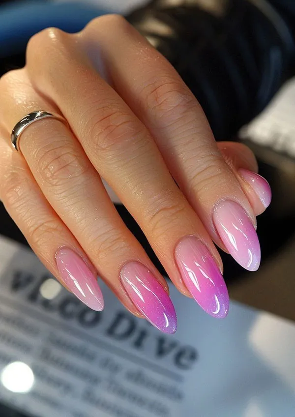 35 مدل ناخن صورتی کروم؛ ترندی که استایل دخترونت رو رویایی میکنه! 12 Chrome pink nails 8