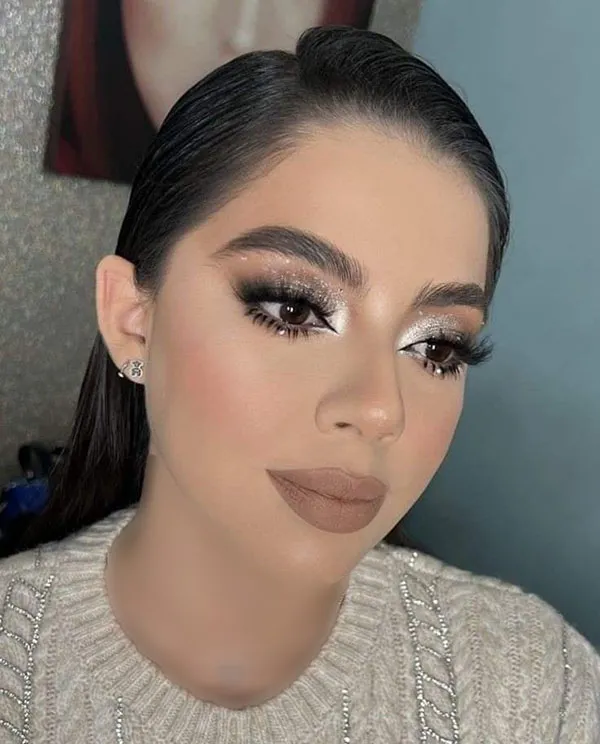 Classic makeup for girls 1
