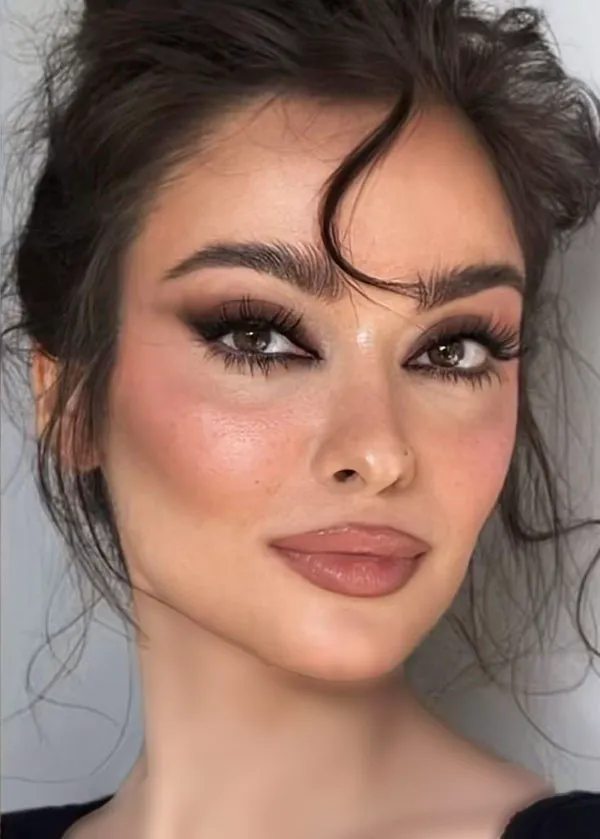Classic makeup for girls 10