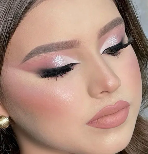 Classic makeup for girls 11
