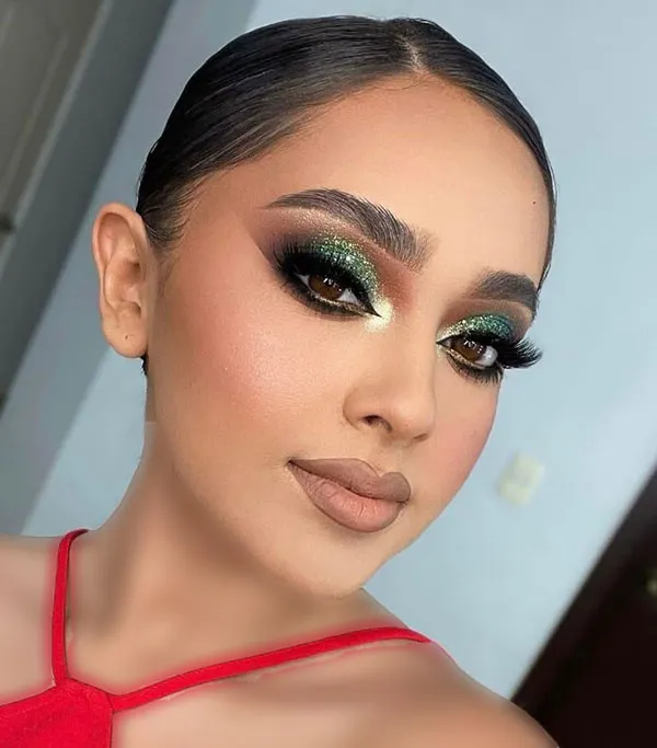 Classic makeup for girls 12