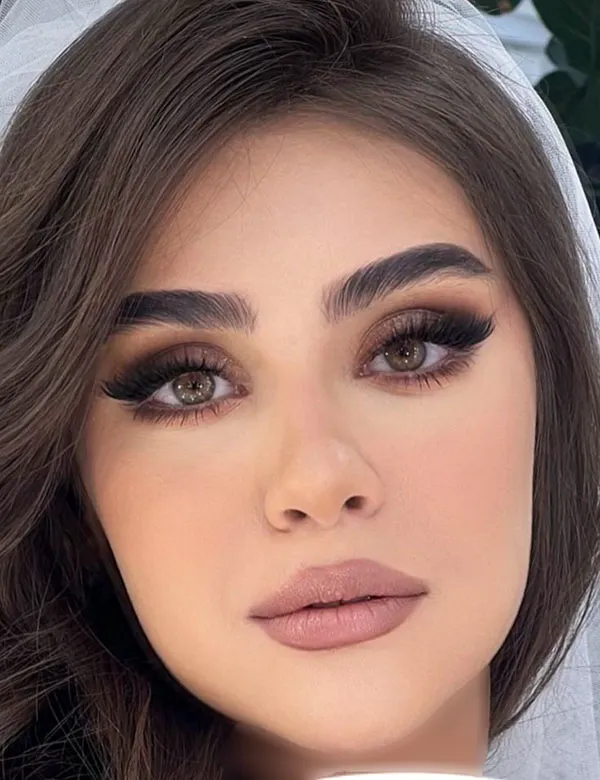 Classic makeup for girls 14