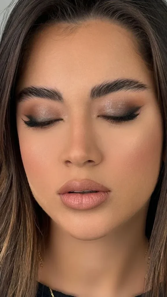 Classic makeup for girls 15
