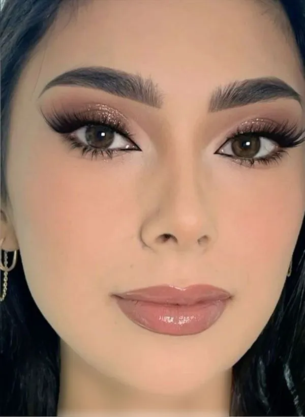 Classic makeup for girls 19