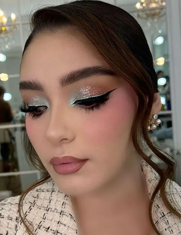 Classic makeup for girls 25