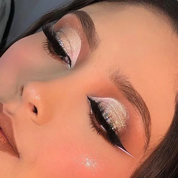 Classic makeup for girls 4