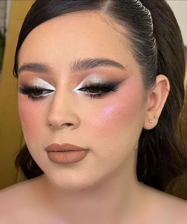 Classic makeup for girls 8