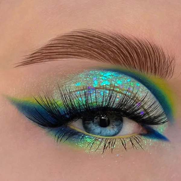 Color eye shadow model 10