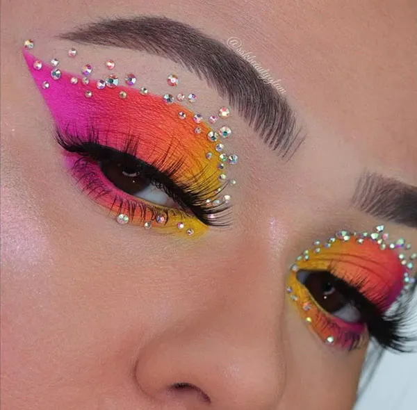 Color eye shadow model 3