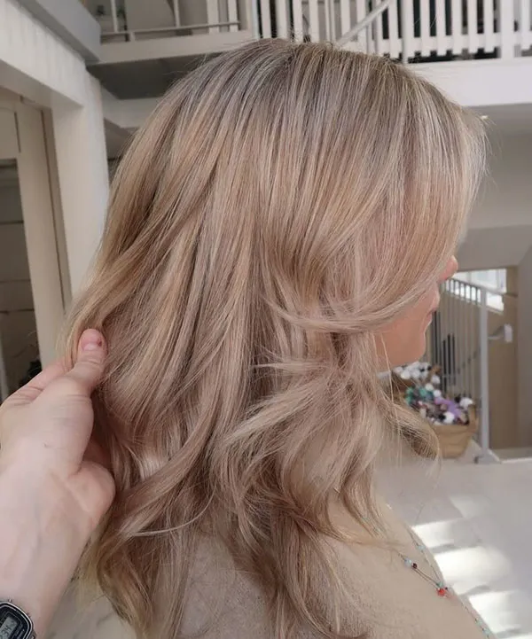 Cool beige hair color 22