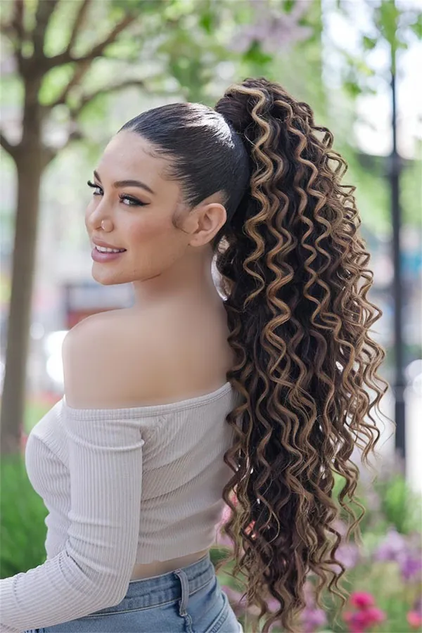 Curly hairstyle 21
