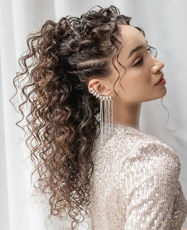 Curly hairstyle 29