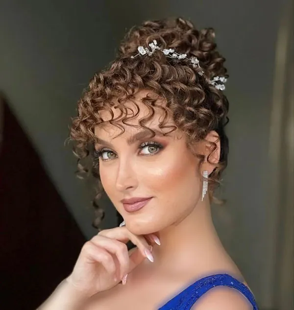 37 مدل مو فر جلو سر برای عروسی جدید؛ انتخاب محبوب بین دخترا ! 4 Curly hairstyle for the front of the head for a wedding 1
