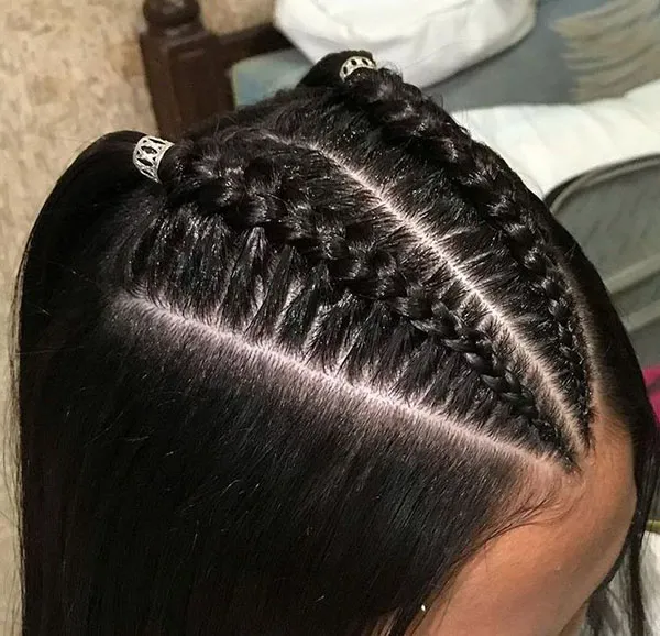 شیک ترین مدل بافت جلو مو؛ ترند 2025 برای استایل دخترونه و خاص! 4 Front hair weave model 1
