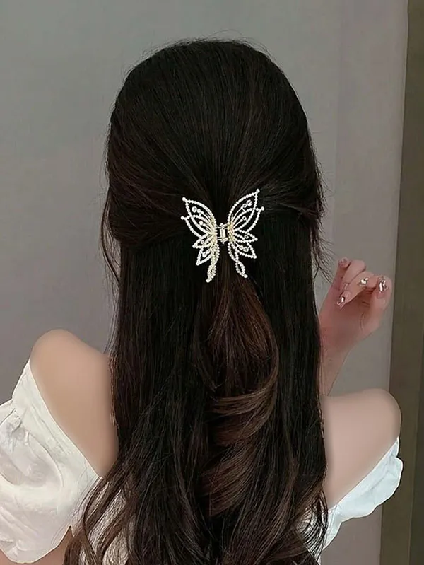 Hairstyle with decorative clip 22